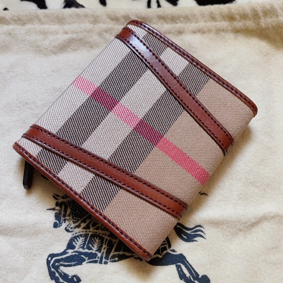Authentic pre-loved Burberry Wallet - Picture 3 of 7